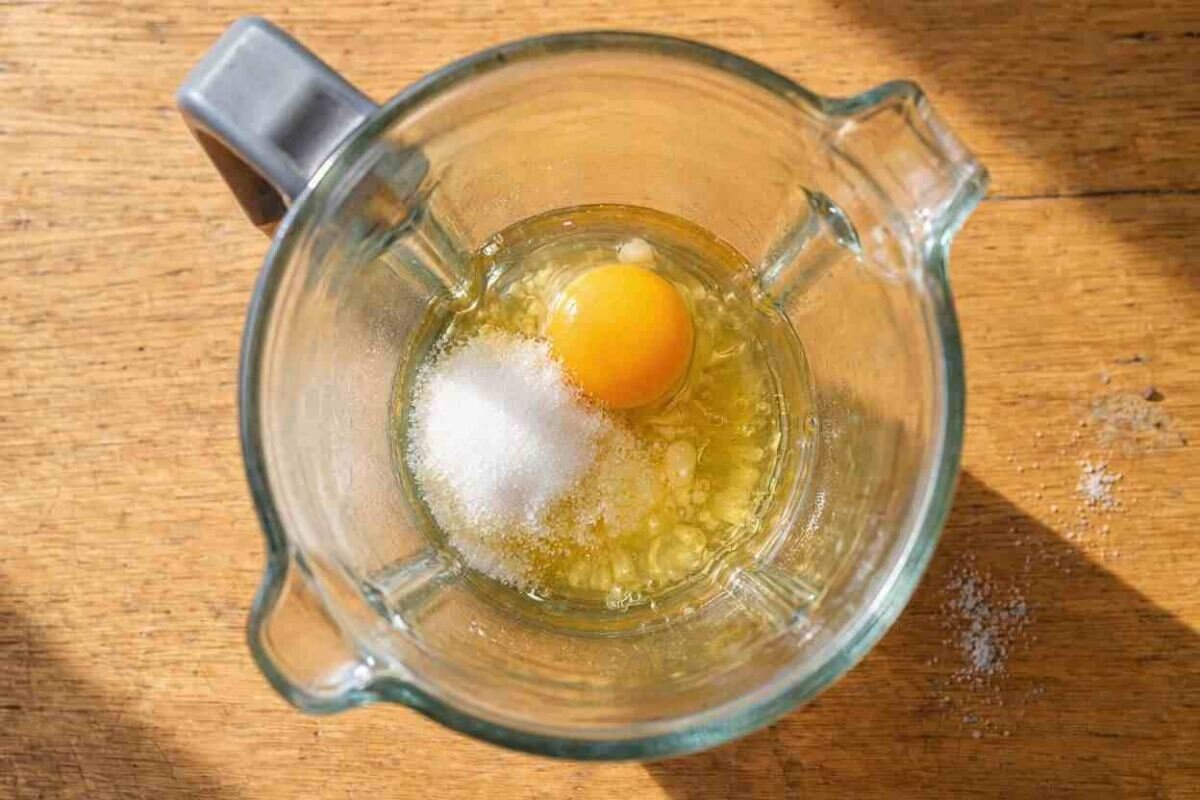 طرز تهیه سس مایونز خانگی؛ اگر سس مایونز برید و شل شد چه کنیم؟ | برای غلیظ شدن سس مایونز چه باید کرد؟ طرز تهیه سس مایونز خانگی؛ اگر سس مایونز برید و شل شد چه کنیم؟ | برای غلیظ شدن سس مایونز چه باید کرد؟