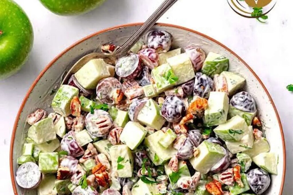 طرز تهیه یک سالاد سرد و دلچسب مخصوص روزهای گرم تابستان طرز تهیه یک سالاد سرد و دلچسب مخصوص روزهای گرم تابستان
