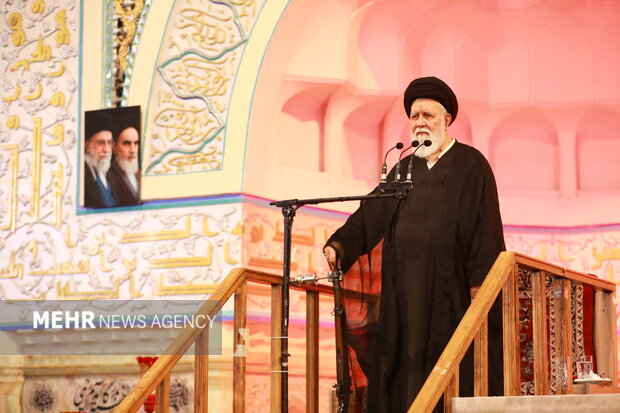 علمالهدی: دو گفتمان انحرافی «تسلیم» و «یاس» مقاومت را تضعیف میکند علمالهدی: دو گفتمان انحرافی «تسلیم» و «یاس» مقاومت را تضعیف میکند