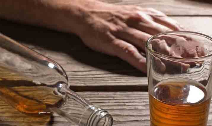 عوارض مصرف الکل را جدی بگیرید؛ از التهاب معده تا هپاتیت الکلی عوارض مصرف الکل را جدی بگیرید؛ از التهاب معده تا هپاتیت الکلی