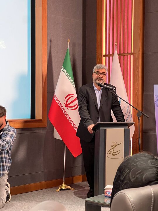 مجید مظفری نشانش را به دخترش داد/ نیکی قهرمان زندگیام است مجید مظفری نشاناش را به دخترش داد/