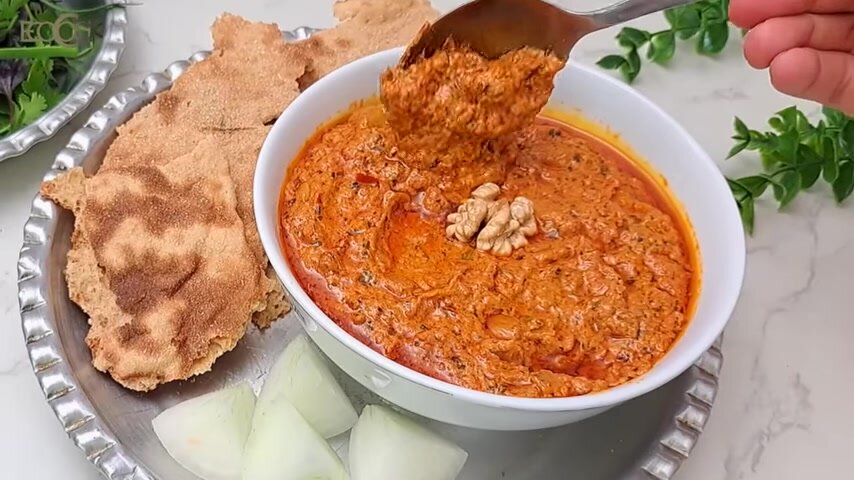 کال جوش؛ طرز تهیه غذای سنتی تهرانی با کشک، گردو و گوجه کال جوش؛ طرز تهیه غذای سنتی تهرانی با کشک، گردو و گوجه