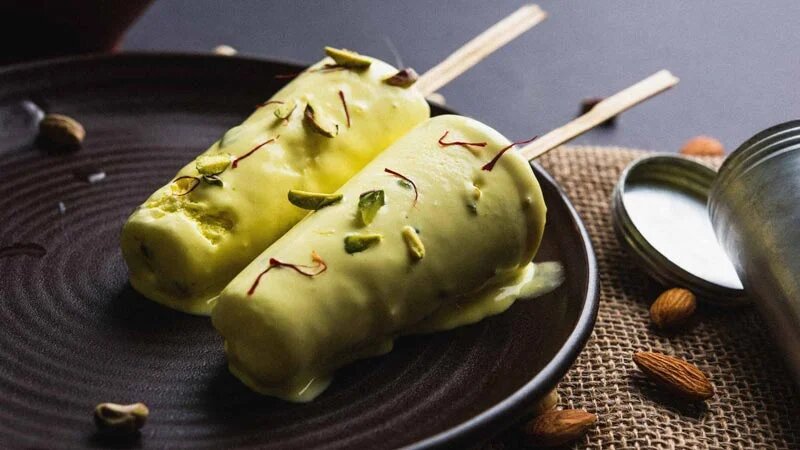 «کولفـی» دسر سنتی هند؛ طرز تهیه ۶ مدل بستنی بدون دردسر همزدن «کولفـی» دسر سنتی هند؛ طرز تهیه ۶ مدل بستنی بدون دردسر همزدن