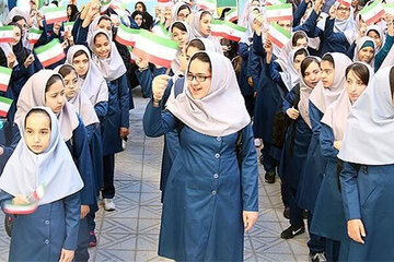 آموزش و پرورش: خرید لباس فرم جدید اجباری نیست آموزش و پرورش: خرید لباس فرم جدید اجباری نیست
