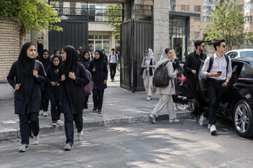 آموزش و پرورش نفت و تراستی ندارد اما تعارض منافع دارد / راز کم شدن آموزش رایگان، واگذاری هزار و ۱۰۰ ملک مدارس دولتی به غیردولتی با اجاره ناچیز آموزش و پرورش نفت و تراستی ندارد اما تعارض منافع دارد / راز کم شدن آموزش رایگان، واگذاری هزار و ۱۰۰ ملک مدارس دولتی به غیردولتی با اجاره ناچیز