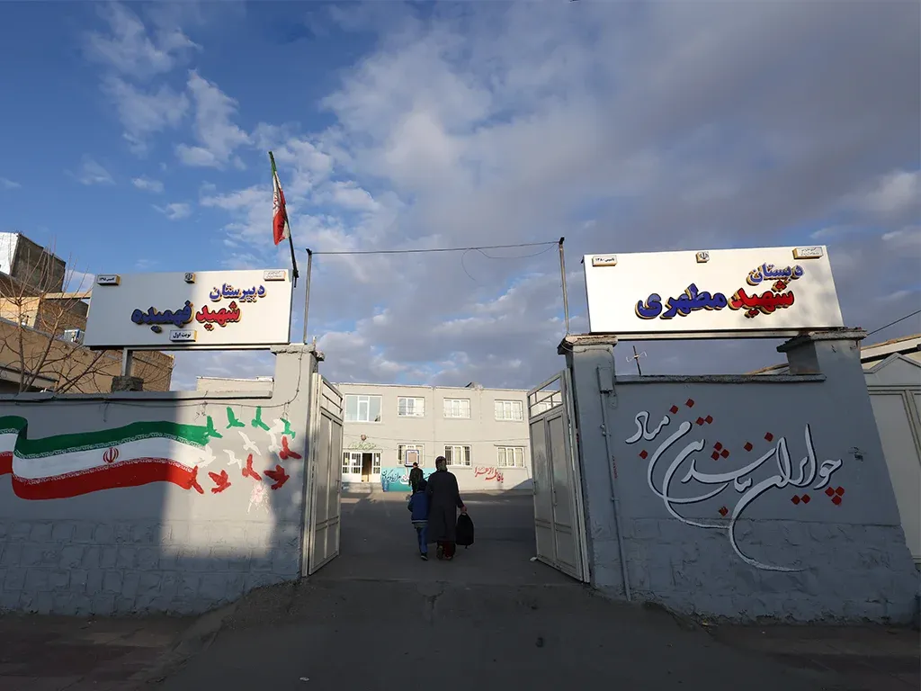 ایرانسل با نوسازی مدرسه سنقر به استقبال سال تحصیلی جدید رفت ایرانسل با نوسازی مدرسه سنقر به استقبال سال تحصیلی جدید رفت