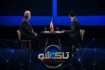 اینکه هنرمندان در مصاحبهها به جای پرداختن به مسائل هنری، پته یکدیگر را روی آب بریزند و دعوای خود را علنی کنند چه سودی برای مخاطب دارد؟ اینکه هنرمندان در مصاحبهها به جای پرداختن به مسائل هنری، پته یکدیگر را روی آب بریزند و دعوای خود را علنی کنند چه سودی برای مخاطب دارد؟