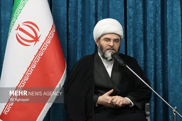 حجتالاسلام قمی: سینماگر عاشق مردم، رنج آنها را خرج جشنواره نمیکند حجتالاسلام قمی: سینماگر عاشق مردم، رنج آنها را خرج جشنواره نمیکند