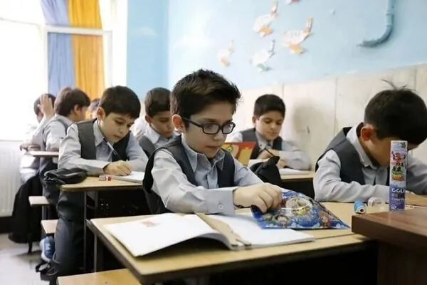 خبر مهم آموزش و پرورش برای والدین/ خرید لباس فرم جدید اجباری نیست خبر مهم آموزش و پرورش برای والدین/ خرید لباس فرم جدید اجباری نیست