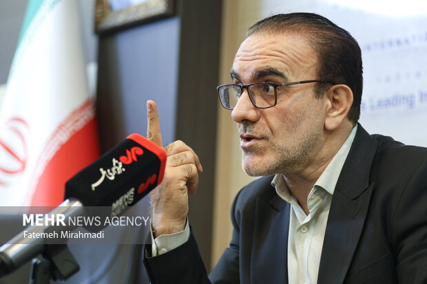 دارو و درمان از تحریمهای دشمن مستثنی هستند دارو و درمان از تحریمهای دشمن مستثنی هستند