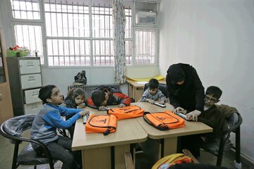 دانشآموزان استثنایی و عادی باید با هم درس بخوانند دانشآموزان استثنایی و عادی باید با هم درس بخوانند
