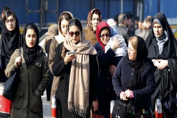 دشمن با طرح مسئله آزادی زنان به دنبال اثرگذاری بر روی باورهای آنان است دشمن با طرح مسئله آزادی زنان به دنبال اثرگذاری بر روی باورهای آنان است