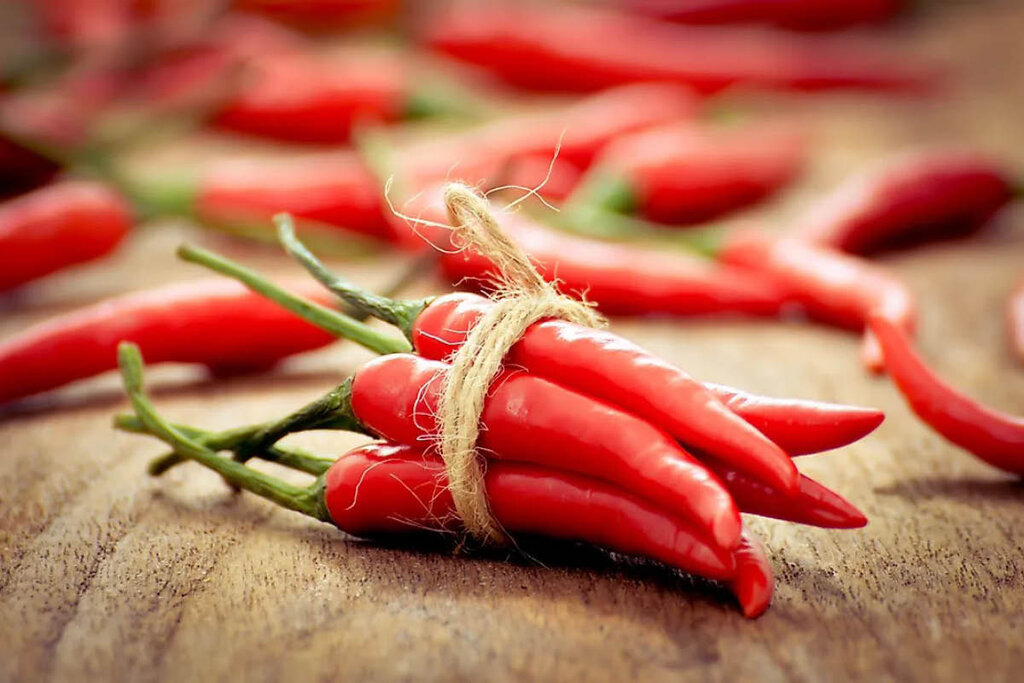 طرز تهیه سس چیلی شیرین خانگی؛ دقیقاً مثل سس رستورانهای چینی! طرز تهیه سس چیلی شیرین خانگی؛ دقیقاً مثل سس رستورانهای چینی!
