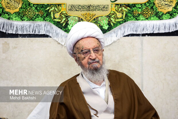 عارف با آیتالله مکارم شیرازی دیدار و گفتگو کرد عارف با آیتالله مکارم شیرازی دیدار و گفتگو کرد