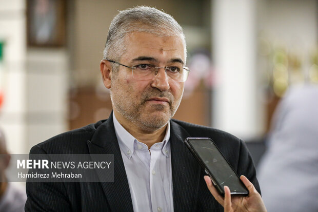 فلسفی: توسعه خودروهای هیبریدی و برقی ضروری است فلسفی: توسعه خودروهای هیبریدی و برقی ضروری است
