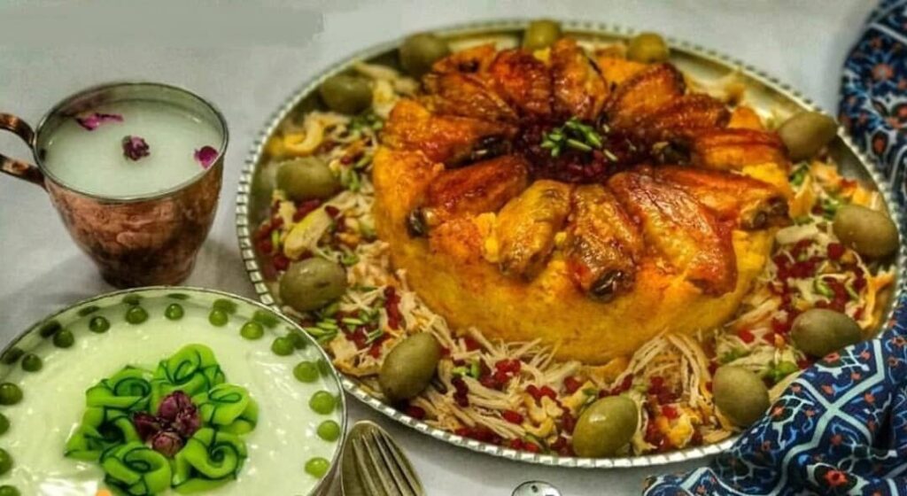 مرغ را ته قابلمه بچینید؛ این غذا محشر میشود! مرغ را ته قابلمه بچینید؛ این غذا محشر میشود!