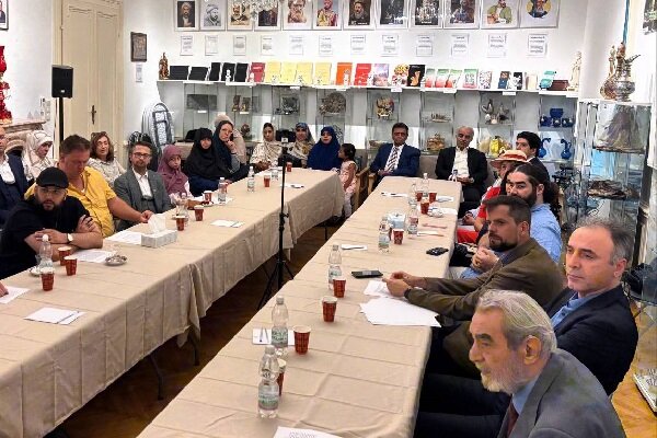 نگاه ۷ اندیشمند به جایگاه «پرشیا» و ایران معاصر در چهارراه تمدنی شرق نگاه ۷ اندیشمند به جایگاه «پرشیا» و ایران معاصر در چهارراه تمدنی شرق