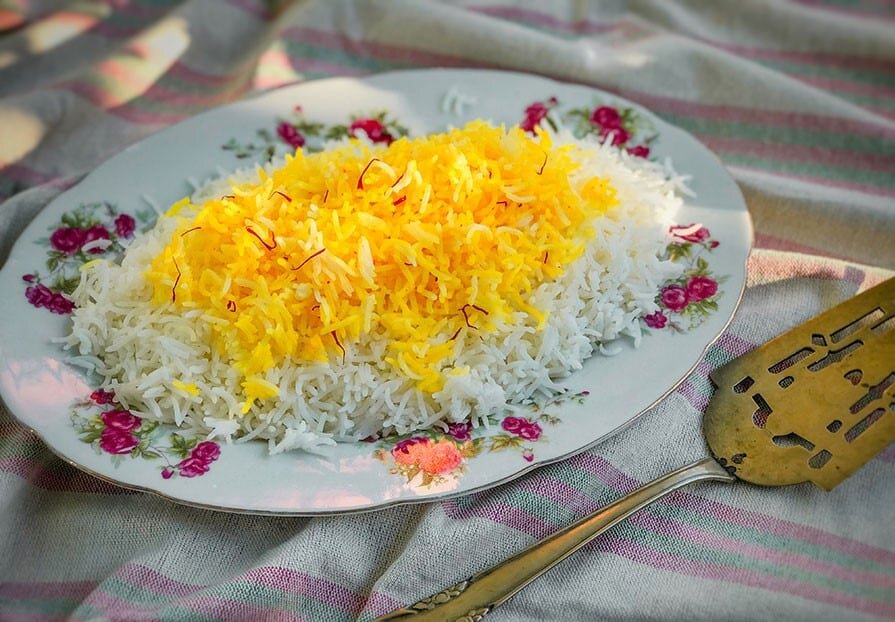 پلو چند دقیقه باید دم بکشد؟؛ ۵ راز برنج دانهدانه و خوشپخت پلو چند دقیقه باید دم بکشد؟؛ ۵ راز برنج دانهدانه و خوشپخت