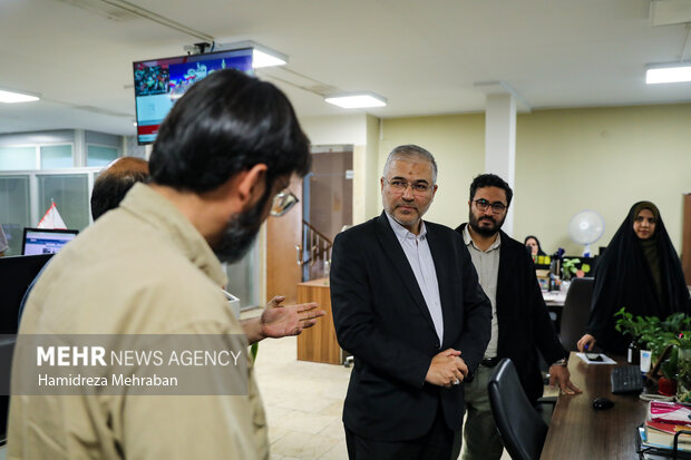پیمان فلسفی از خبرگزاری مهر بازدید کرد پیمان فلسفی از خبرگزاری مهر بازدید کرد