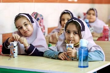 کمتحرکی دانشآموزان؛ زنگ خطر چاقی و دیابت / شیر مدارس امسال هم توزیع میشود / برنامه جدید وزارت بهداشت برای سلامت دانشآموزان کمتحرکی دانشآموزان؛ زنگ خطر چاقی و دیابت / شیر مدارس امسال هم توزیع میشود / برنامه جدید وزارت بهداشت برای سلامت دانشآموزان