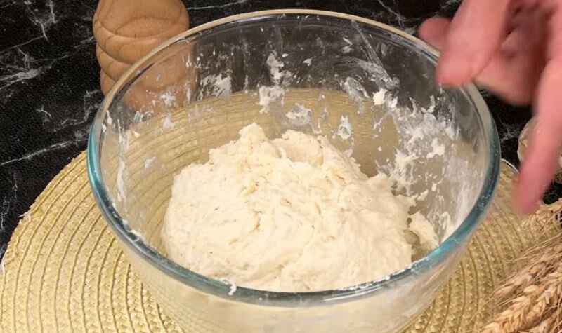 طرز تهیه نان تابه ای فوری با ماست و یک پیمانه آرد طرز تهیه نان تابه ای فوری با ماست و یک پیمانه آرد