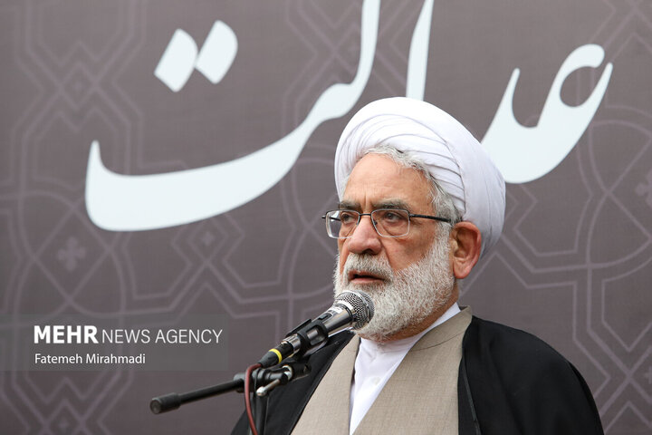 منتظری: بیتوجهی به حجاب در دانشگاهها زیبنده جامعه اسلامی نیست منتظری: بیتوجهی به حجاب در دانشگاهها زیبنده جامعه اسلامی نیست