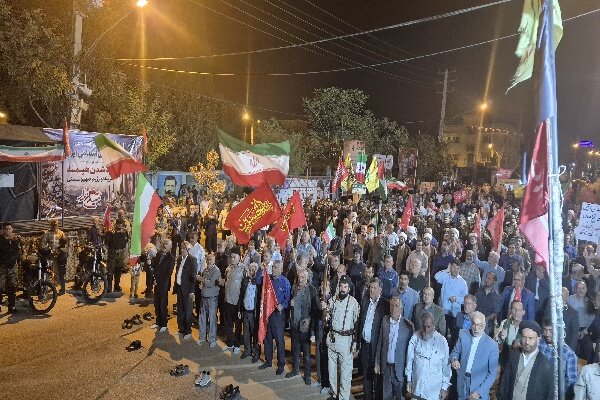 همنوایی پروانههای سینما با حماسه خیابان؛ از قاب جشنواره تا نبض وطن همنوایی پروانههای سینما با حماسه خیابان؛ از قاب جشنواره تا نبض وطن